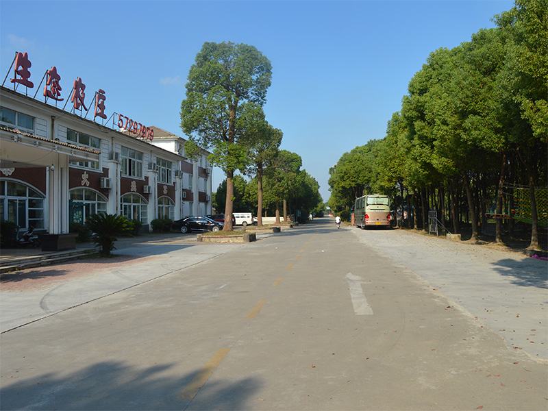 鳄鱼谷休闲餐饮区